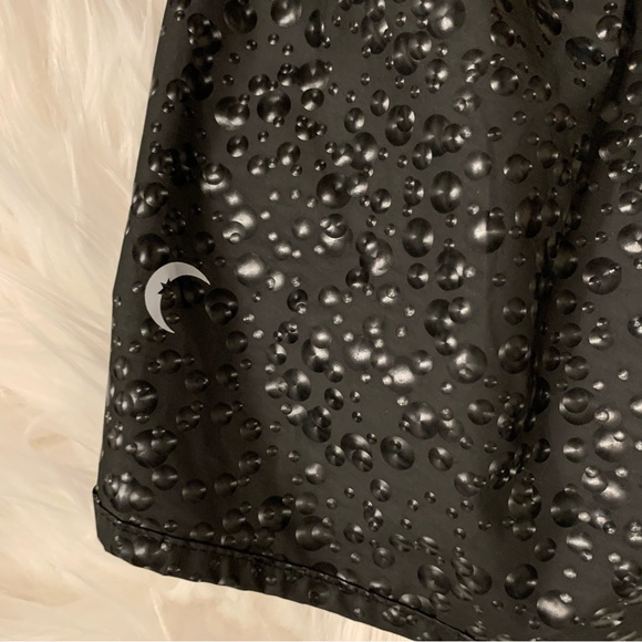 ZYIA Black Bubbles Hi-Rise Bomber Shorts Medium Water Droplets - Picture 7 of 16